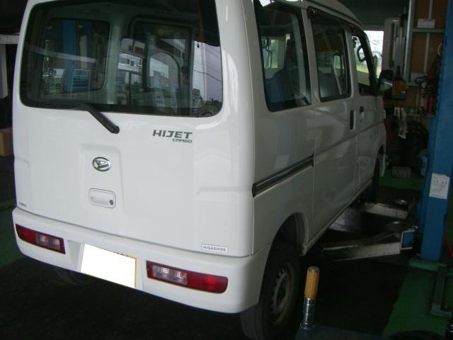 ダイハツ ハイゼットバン 車検 下廻り洗浄・サビ止め ブレーキ・オイル交換 バッテリー交換 タイヤ組替  ワイパーゴム取替 左右ヘッドライトコーティング 石川県 加賀市