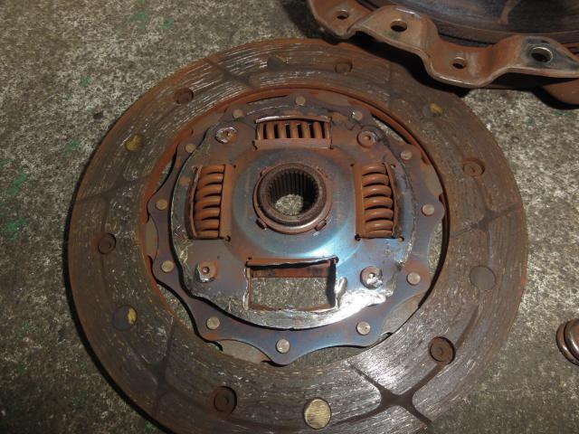 スズキ　Kei　走行出来なくなった…のご依頼です。 車検　整備もお任せ下さい！車検の質もバッチリです！　石川県金沢市・内灘町・野々市市・白山市・津幡町・かほく市・羽咋市・川北町、他地域のお客様も大歓迎です！