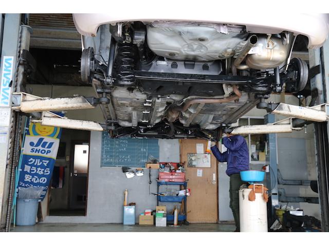 ２基のリフトを完備！トラックの入庫もございます！