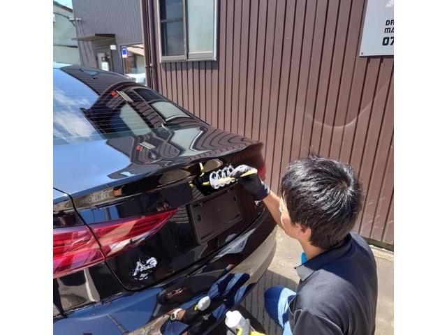 フィルム施工続きます【石川県　金沢市で輸入車の修理・整備・車検・メンテナンスの事なら　（株）ＴＲＡＵＭ　トラウム　へお任せ下さい！】