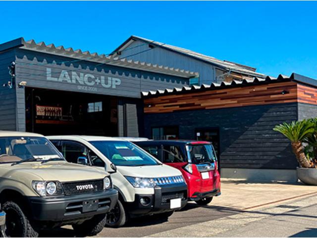 ランクアップは販売から・車検・鈑金・塗装まで全工程自社にて行います！！