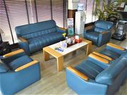 初めてご来店されるお客様は店内受付までお越しください。