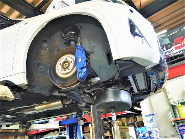 オイル交換・タイヤ交換をはじめ、エンジンまわり下まわりの重整備まで的確なメンテナンスを行います。