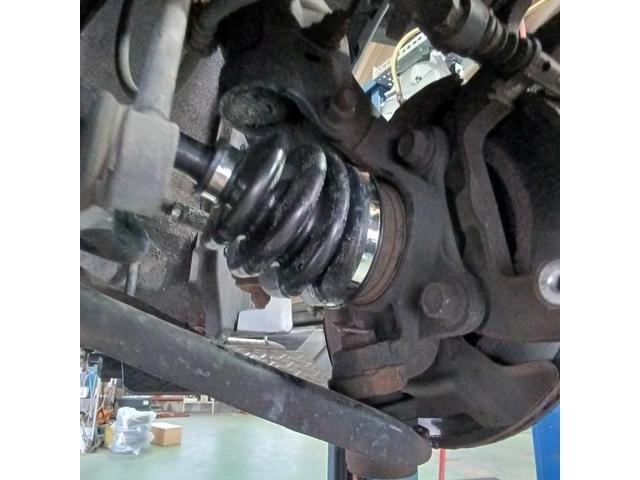 ムーヴ　車検　代車無料　引取納車　小松市　加賀市　能美市　土曜日営業　ドライブシャフトブーツ交換　ブレーキパット交換　ディスクローター交換　ブレーキシュー交換　ブレーキキャリパーOH　下廻り防錆塗装　マフラーコート