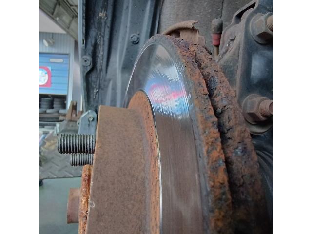 ムーヴ　車検　代車無料　引取納車　小松市　加賀市　能美市　土曜日営業　ドライブシャフトブーツ交換　ブレーキパット交換　ディスクローター交換　ブレーキシュー交換　ブレーキキャリパーOH　下廻り防錆塗装　マフラーコート