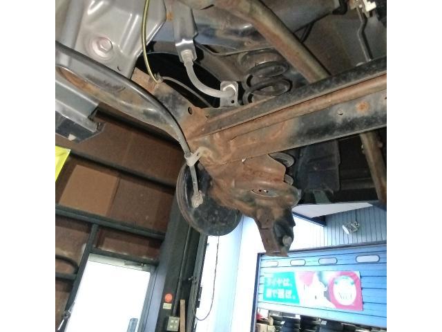 ムーヴ　車検　代車無料　引取納車　小松市　加賀市　能美市　土曜日営業　ドライブシャフトブーツ交換　ブレーキパット交換　ディスクローター交換　ブレーキシュー交換　ブレーキキャリパーOH　下廻り防錆塗装　マフラーコート