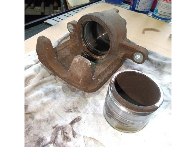 ムーヴ　車検　代車無料　引取納車　小松市　加賀市　能美市　土曜日営業　ドライブシャフトブーツ交換　ブレーキパット交換　ディスクローター交換　ブレーキシュー交換　ブレーキキャリパーOH　下廻り防錆塗装　マフラーコート