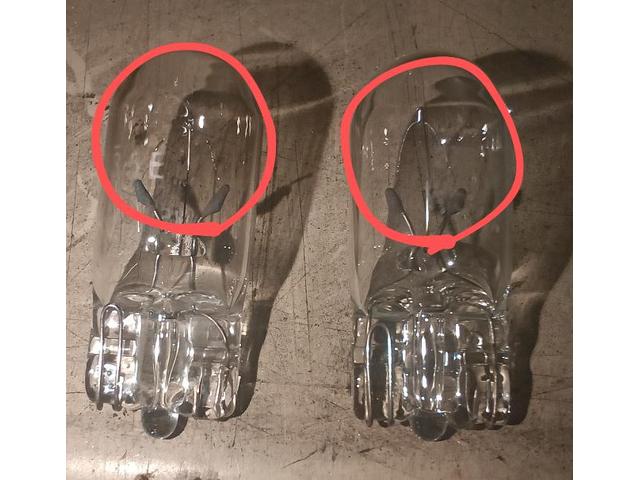 アクア　ハイブリッド車用(オイル交換)　エンジンオイル交換　右テールランプ球交換　待ち作業　小松市　加賀市　能美市　土曜日営業