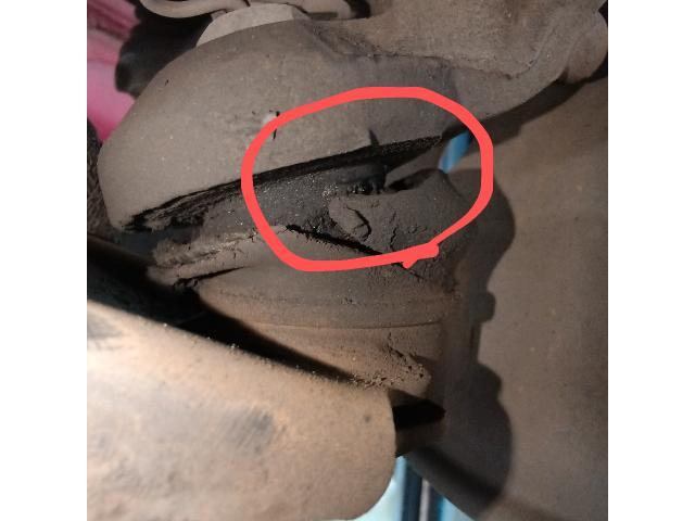 トヨタ　パッソ　車検　ブレーキパット交換　ディスクローター交換　ブレーキオイル交換　ロアアーム交換　ボールジョイントブーツ交換　小松市　加賀市　能美市　土曜日営業　代車無料