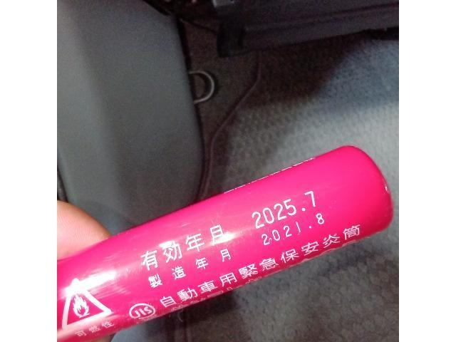 トヨタ　プリウス　車検　ブレーキオイル交換　ヘッドライトバルブ（球）交換　ヘッドライトクリーニング　ワイパーモーター交換　ワイパーゴム交換　発煙筒交換　ブレーキパット交換　スタビリンクロッド交換　冷却水補充　小松市　加賀市　能美市　