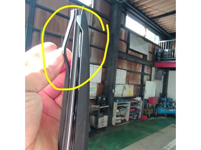 トヨタ　プリウス　車検　ブレーキオイル交換　ヘッドライトバルブ（球）交換　ヘッドライトクリーニング　ワイパーモーター交換　ワイパーゴム交換　発煙筒交換　ブレーキパット交換　スタビリンクロッド交換　冷却水補充　小松市　加賀市　能美市　