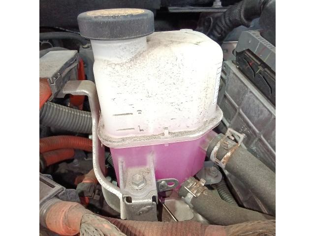 トヨタ　プリウス　車検　ブレーキオイル交換　ヘッドライトバルブ（球）交換　ヘッドライトクリーニング　ワイパーモーター交換　ワイパーゴム交換　発煙筒交換　ブレーキパット交換　スタビリンクロッド交換　冷却水補充　小松市　加賀市　能美市　