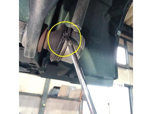 トヨタ　プリウス　車検　ブレーキオイル交換　ヘッドライトバルブ（球）交換　ヘッドライトクリーニング　ワイパーモーター交換　ワイパーゴム交換　発煙筒交換　ブレーキパット交換　スタビリンクロッド交換　冷却水補充　小松市　加賀市　能美市　