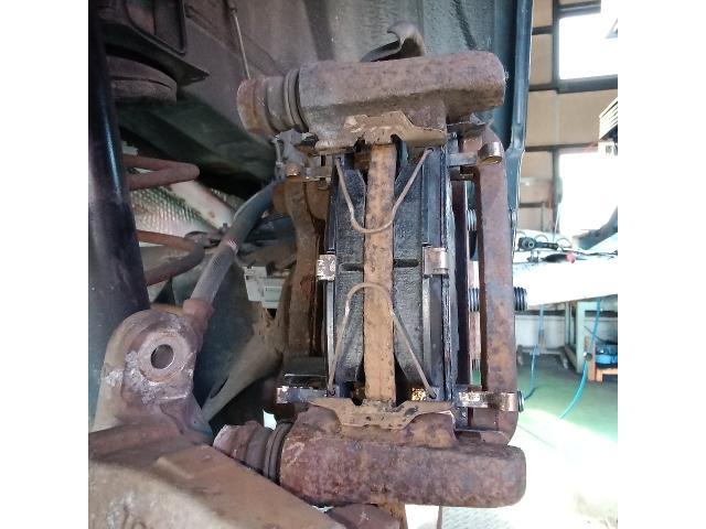 トヨタ　プリウス　車検　ブレーキオイル交換　ヘッドライトバルブ（球）交換　ヘッドライトクリーニング　ワイパーモーター交換　ワイパーゴム交換　発煙筒交換　ブレーキパット交換　スタビリンクロッド交換　冷却水補充　小松市　加賀市　能美市　