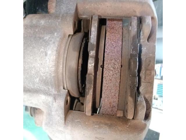 ダイハツ　ハイゼットカーゴ　車検　ブレーキオイル交換　ブレーキパット交換　エアーエレメント交換　スパークプラグ交換　キーレス電池交換　ワイパーゴム交換　ヘッドライトクリーニング　小松市　加賀市　能美市　土曜日営業