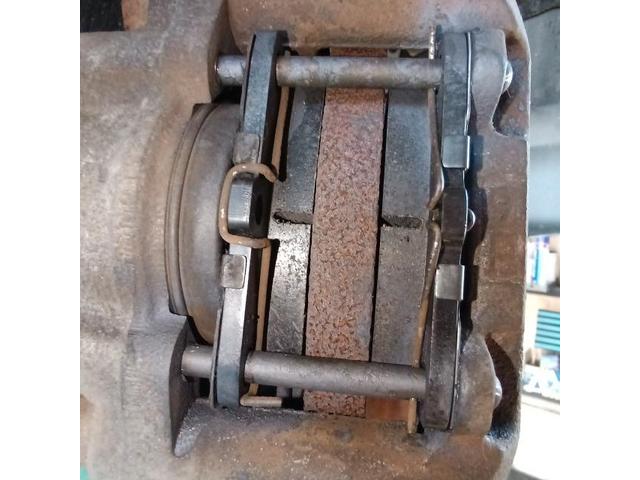 ダイハツ　ハイゼットカーゴ　車検　ブレーキオイル交換　ブレーキパット交換　エアーエレメント交換　スパークプラグ交換　キーレス電池交換　ワイパーゴム交換　ヘッドライトクリーニング　小松市　加賀市　能美市　土曜日営業