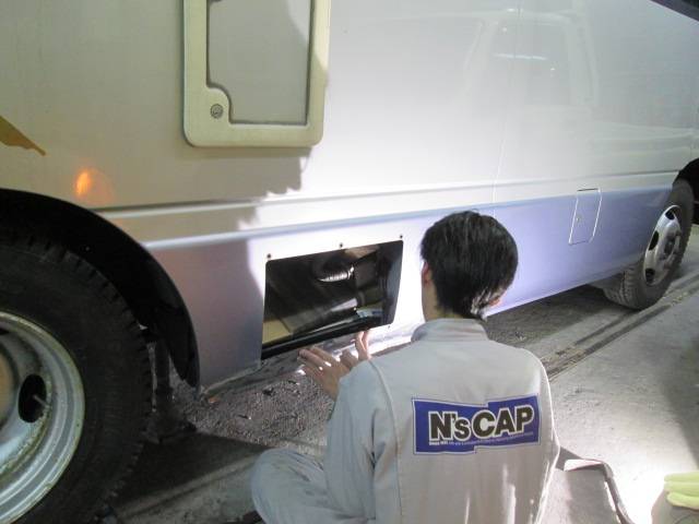 福井市　キャンピングカーの大きな鈑金修理　