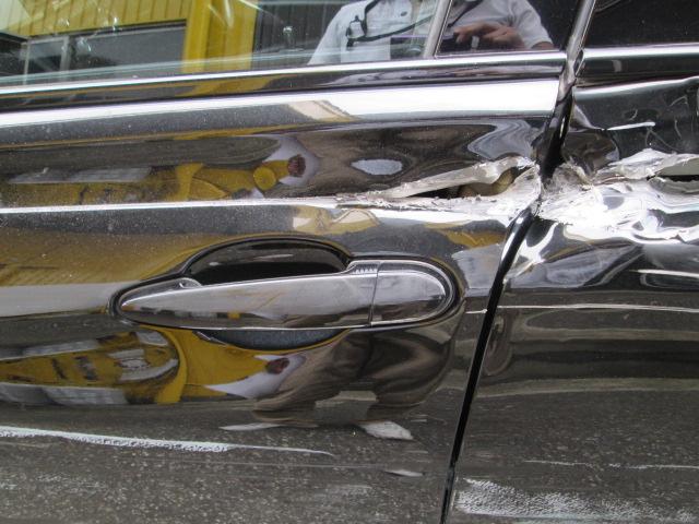 福井市　BMW　左前後ドア 　フェンダー　ミラー　鈑金塗装