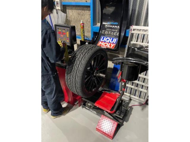 エクスプローラー　タイヤ組み換え　サマータイヤ　タイヤチェンジャー　ホイールバランス　脱着　締付け　北陸　石川県　金沢市