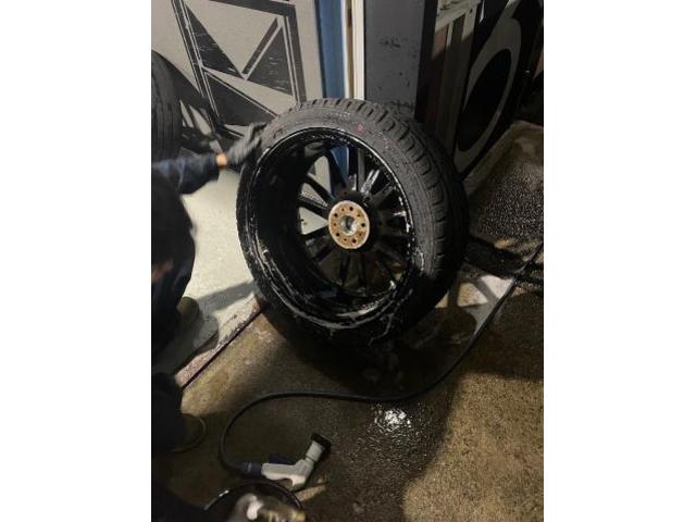 エクスプローラー　タイヤ組み換え　サマータイヤ　タイヤチェンジャー　ホイールバランス　脱着　締付け　北陸　石川県　金沢市