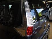 各種ライト・ウィンカー類パーツの取付けを行います。