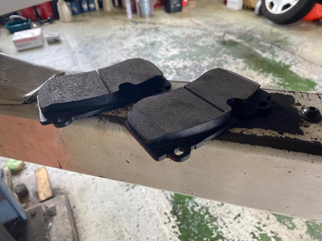 メルセデス・ベンツ　ＣＬ　サスペンション・足回り修理・整備
Fブレーキディスクローター、パッド交換