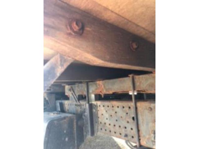 トラック荷台　縦床柱取り換え　修理