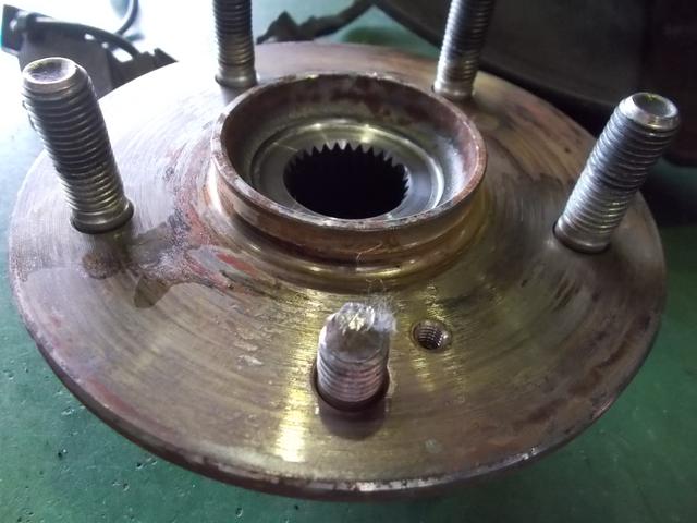 ＲＲ１　ホンダエリシオン　ハブボルト交換　タイヤ交換　新潟　五泉　秋葉区