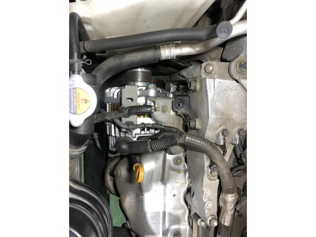 TE52　エルグランド　発進時異音　後退時異音　エンジンルームより　ベルトテンショナー＆オルタネータ交換　甲信越　新潟県　五泉市　カーズ新潟