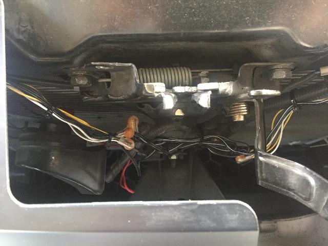 HFC26 ニッサン セレナ・フロントグリルラインイルミ配線修理