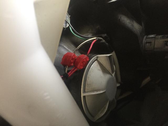 HFC26 ニッサン セレナ・フロントグリルラインイルミ配線修理