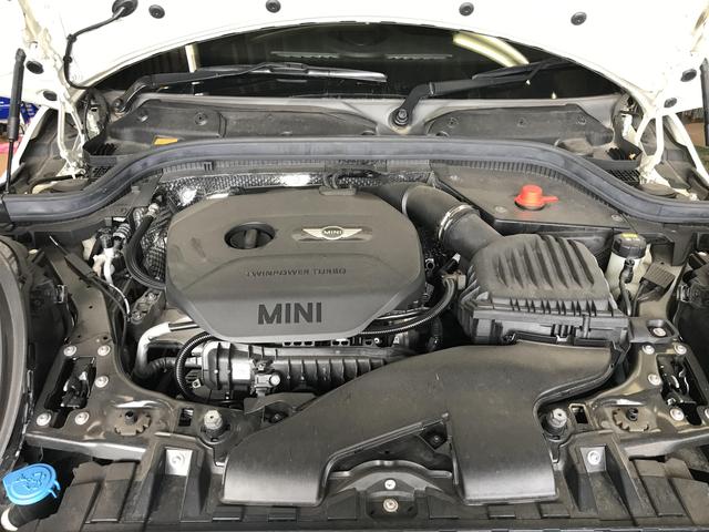 BMW　MINI　ミニ 　ワン　5ドア　F55　オイル交換　輸入車　外車　整備　修理　長野県　伊那市　上伊那