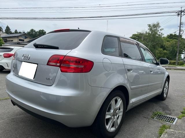 【外車修理】AUDI A3 ｽﾎﾟｰﾂﾊﾞｯｸ ABA-8PCAX 球切れ警告灯 点灯 ﾊｲﾏｳﾝﾄｽﾄｯﾌﾟﾗﾝﾌﾟ 交換 ｱｳﾃﾞｨ 診断機 輸入車 外車 車検 整備 修理 長野県 伊那市 上伊那