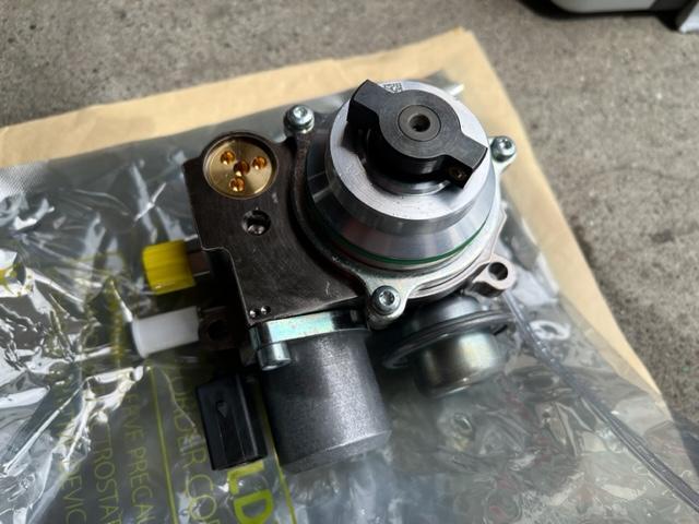 外車修理】MINI クロスオーバー クーパーS R60 高圧ポンプ ハイプレッシャーポンプ 外車修理】MINI クロスオーバー クーパーS R60 高圧ポンプ ハイプレッシャーポンプ