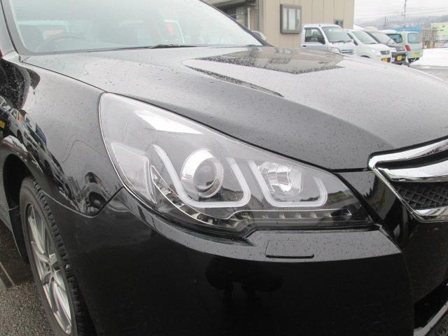 スバル　レガシーB4　ヘッドランプ交換