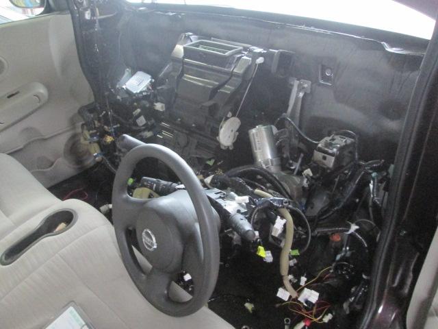 日産キューブ　暖房が出ない　ヒーターコア交換