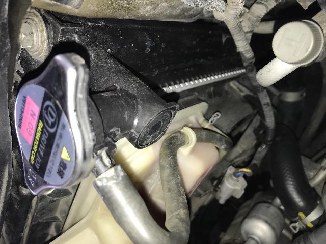 ハリアーラジエーター交換　
長野県千曲市　長野　上田