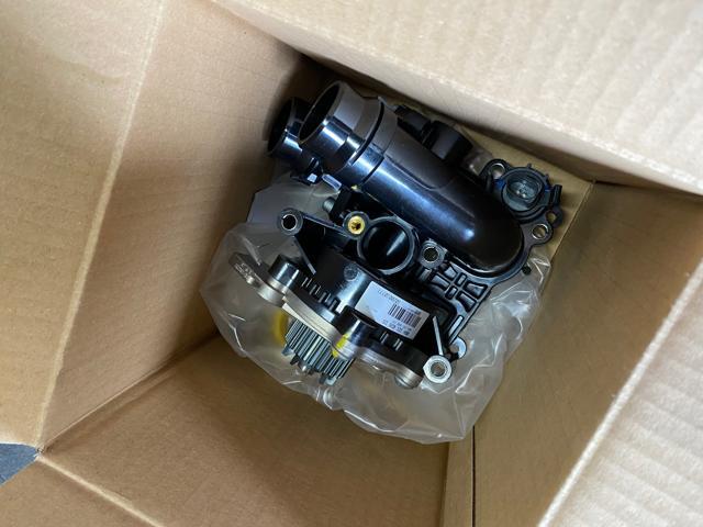 アウディ　A4  クーラント漏れ　修理
長野県千曲市　長野市　上田市