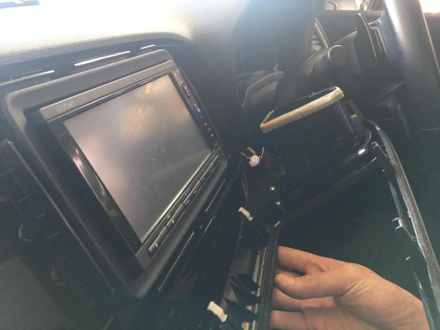 ヴェゼル (RU3)　TVキャンセラー取付　TVキット