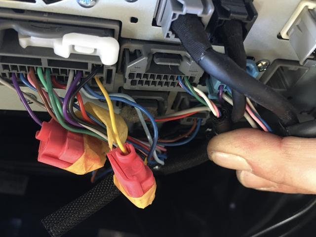 ヴェゼル (RU3)　TVキャンセラー取付　TVキット