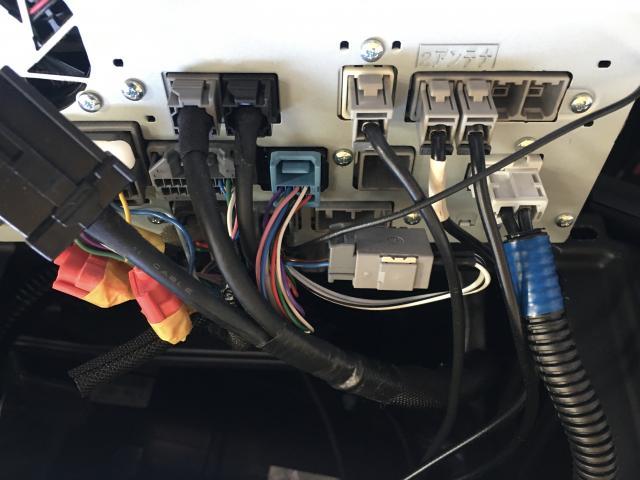 ヴェゼル (RU3)　TVキャンセラー取付　TVキット