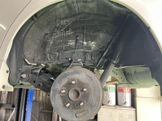 トヨタ　ノア　関東仕入れ車　下回りクリーニング