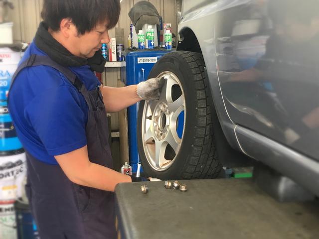 タイヤ交換・組替え・ホイールバランス等の作業も常時受付してます。持込みタイヤも歓迎です！