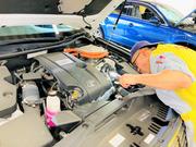 車の心臓、エンジン関連部品の修理・整備を行っております。