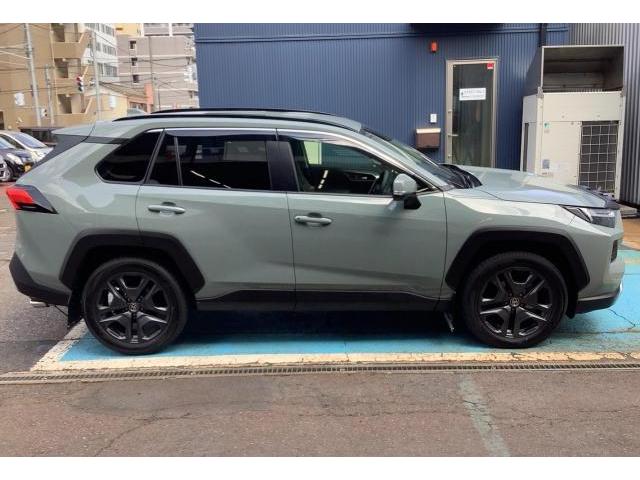 トヨタ　ＲＡＶ４　ドアハンドルポケット取付け　ランニングボード取付け
部品お持ち込み　パーツお持ち込み　新潟市中央区　パレスオート