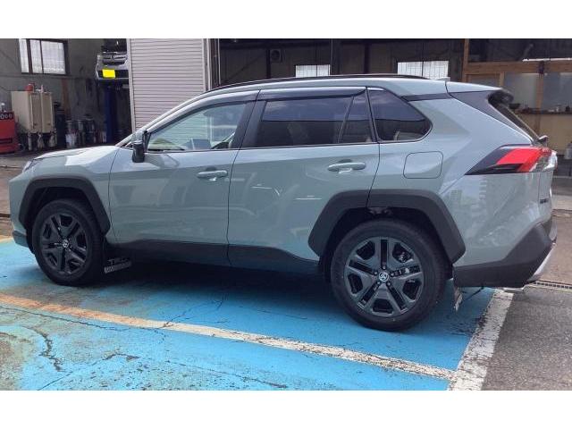 トヨタ　ＲＡＶ４　ドアハンドルポケット取付け　ランニングボード取付け
部品お持ち込み　パーツお持ち込み　新潟市中央区　パレスオート