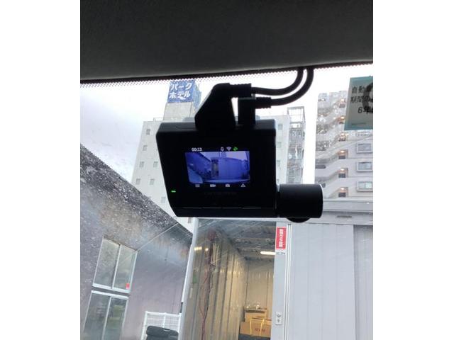 ボルボ　Ｖ４０　ＭＤ４２０４Ｔ　前後ドライブレコーダー取付　部品お持ち込み
パーツお持ち込み　新潟市中央区　パレスオートセンター