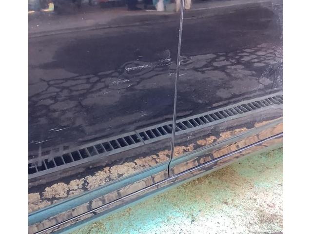 日産　スカイライン　ＮＶ３６　左側面板金塗装　新潟市中央区　パレスオート