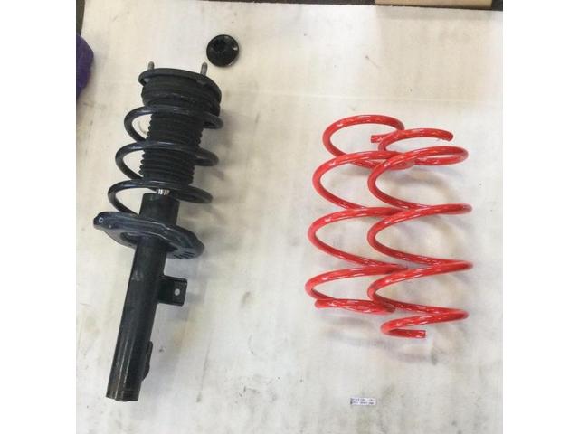 マツダ MAZDA3 BP8P ダウンサス取り付け オートエグゼ マツダ MAZDA3 BP8P ダウンサス取り付け オートエグゼ