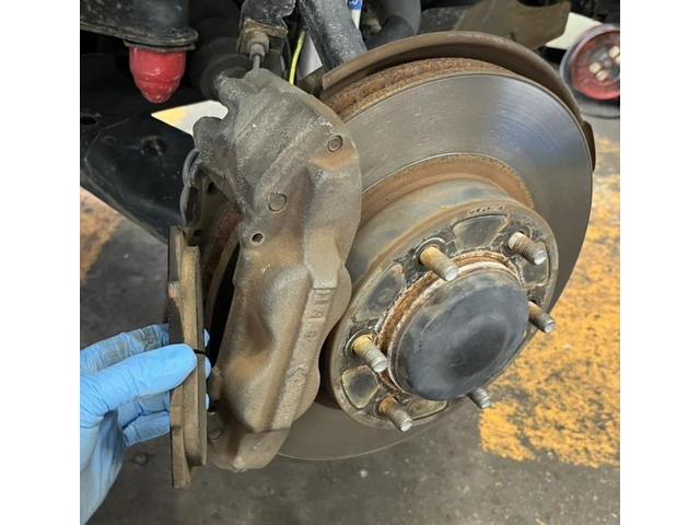 トヨタ　ハイラックスサーフ　ＴＲＮ２１５Ｗ　法定点検　１２ヶ月点検整備　新潟市中央区　パレスオート